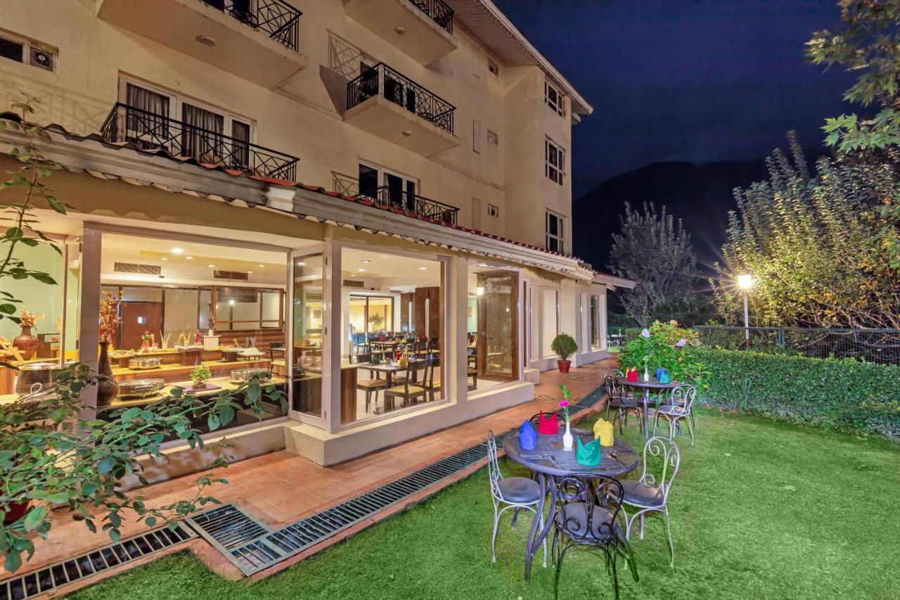 Club Mahindra Snow Peaks Manali Hotel Bagian luar foto