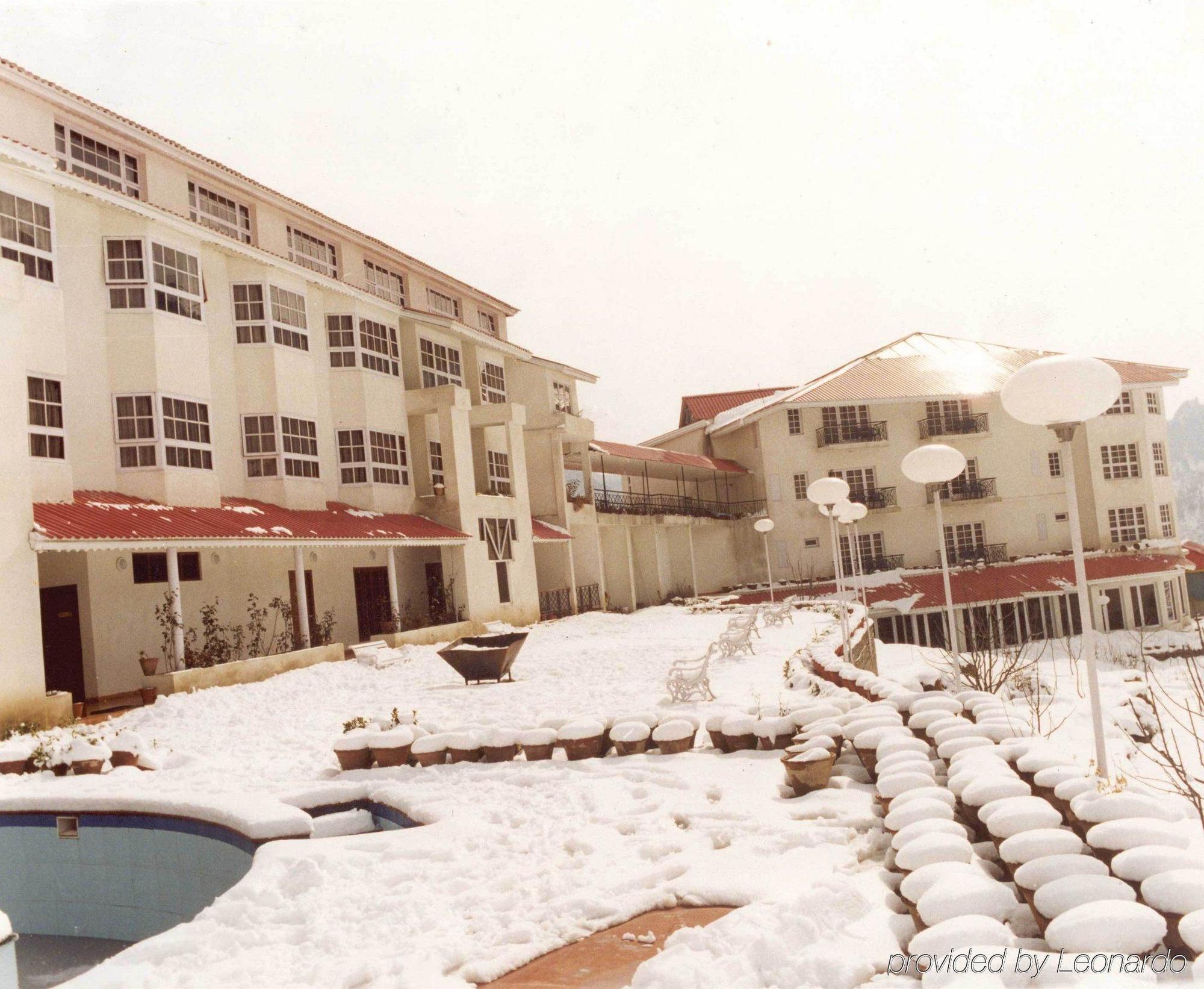 Club Mahindra Snow Peaks Manali Hotel Bagian luar foto