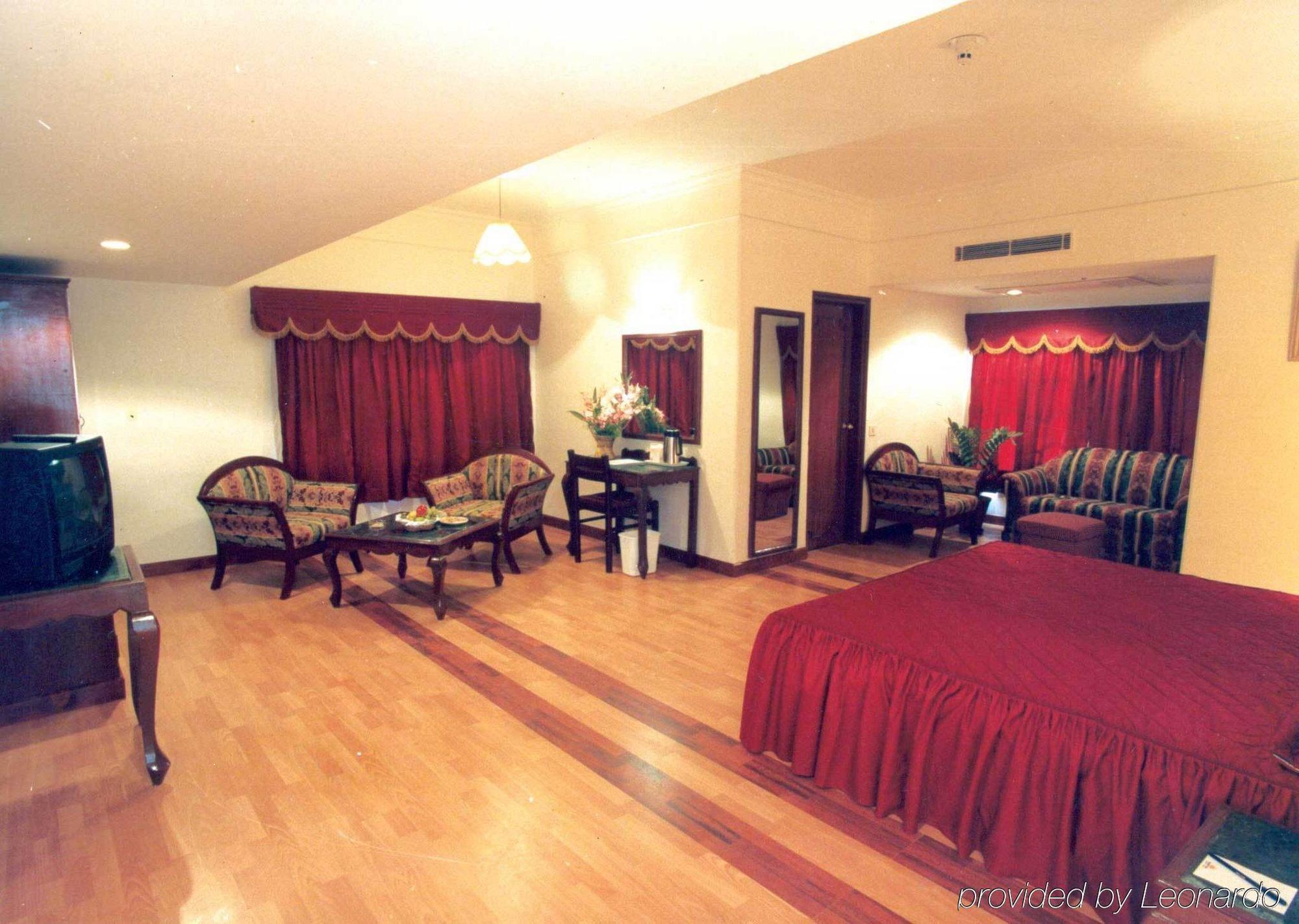 Club Mahindra Snow Peaks Manali Hotel Bagian luar foto