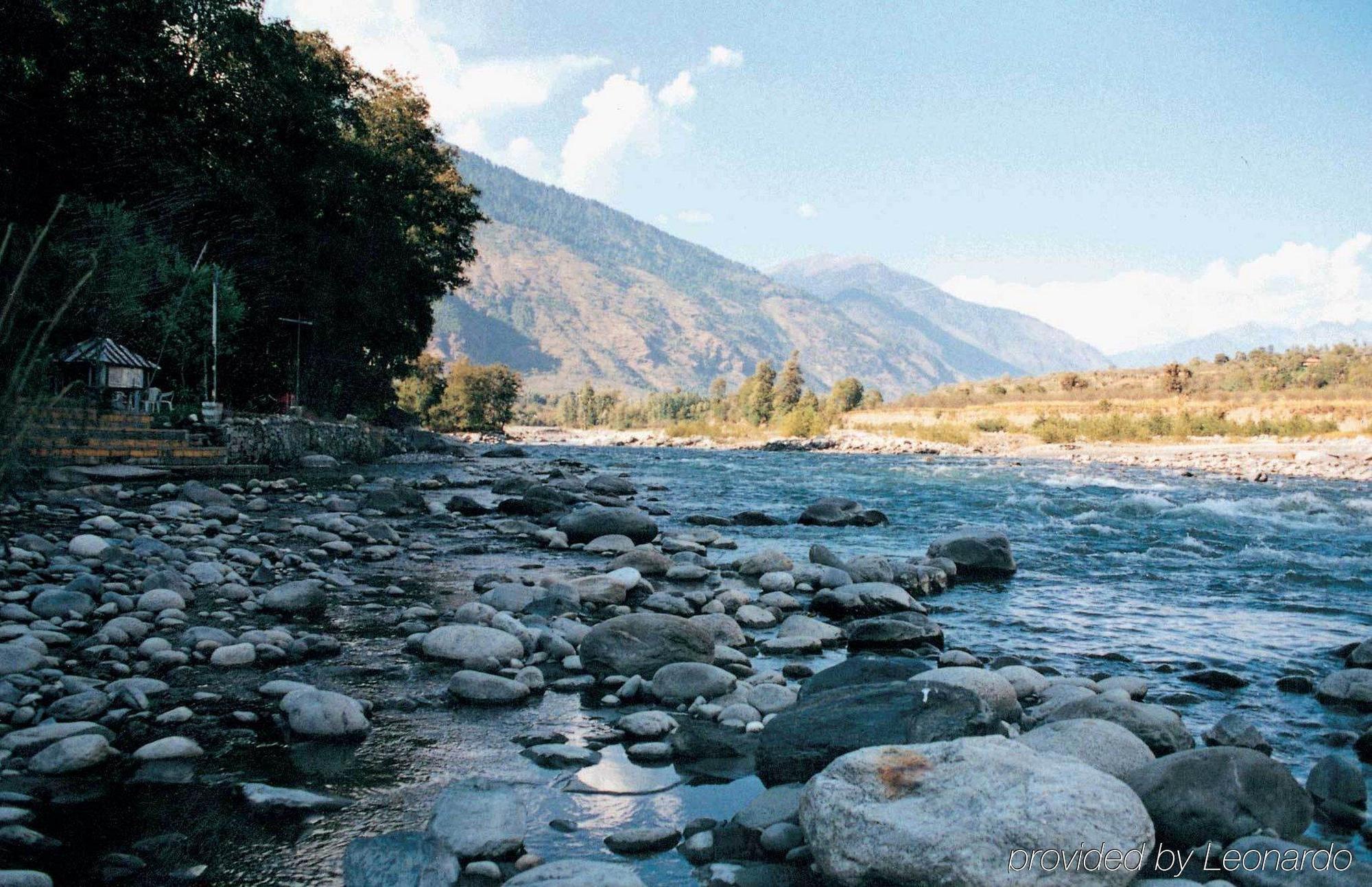 Club Mahindra Snow Peaks Manali Hotel Bagian luar foto