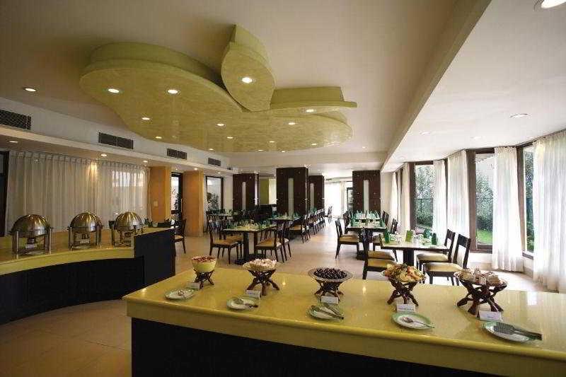 Club Mahindra Snow Peaks Manali Hotel Bagian luar foto