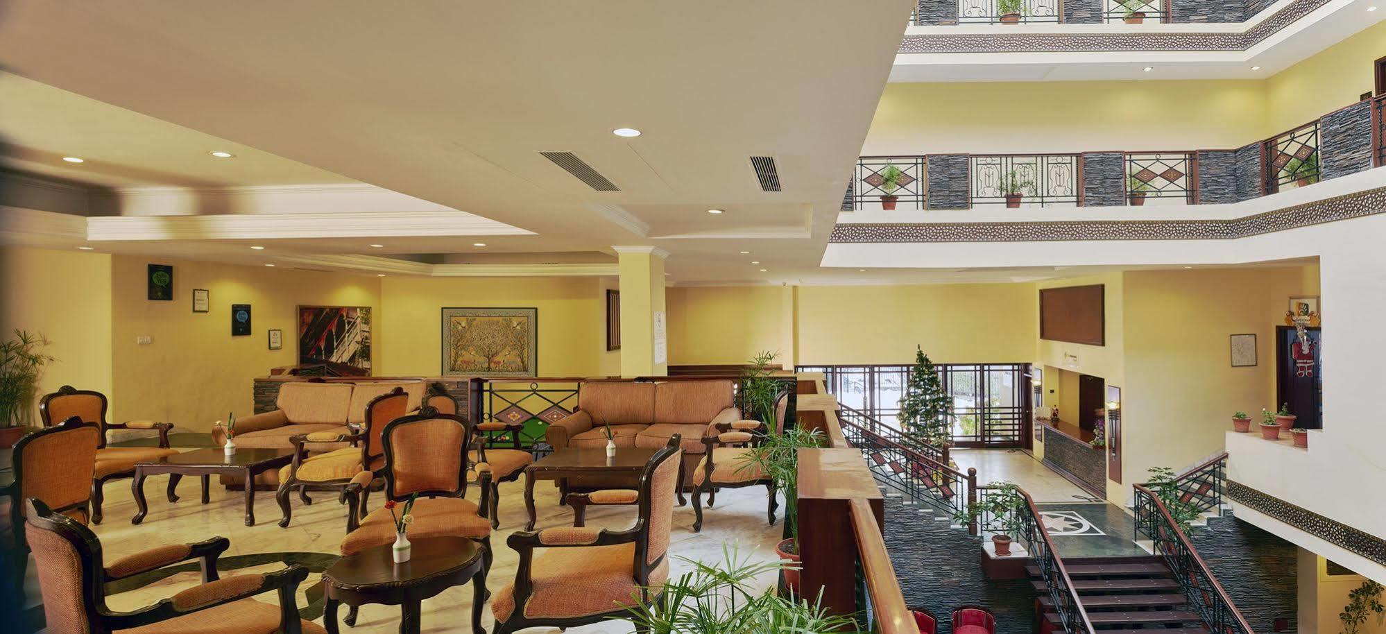 Club Mahindra Snow Peaks Manali Hotel Bagian luar foto